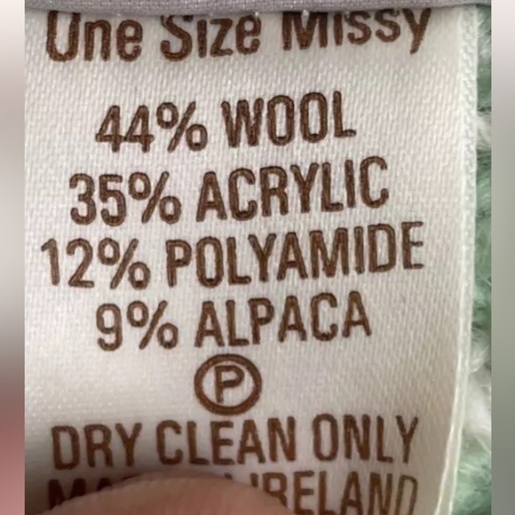 SHAMROCK PONCHO Softie Alpaca Wool Blend Green Cheerful Boho Made in Ireland - Picture 15 of 16